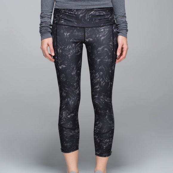 lululemon athletica Pants - Lululemon Runday Crop Full On Luxtreme Sz4